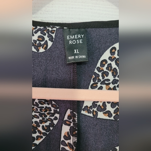 Nwot Emery Rose Heart ❤️ Print lightweight Dress 👗👗 Size XL - Picture 9 of 9